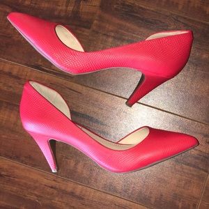 NEW 7.5 Red BCBG BGBGeneration heels pumps shoes